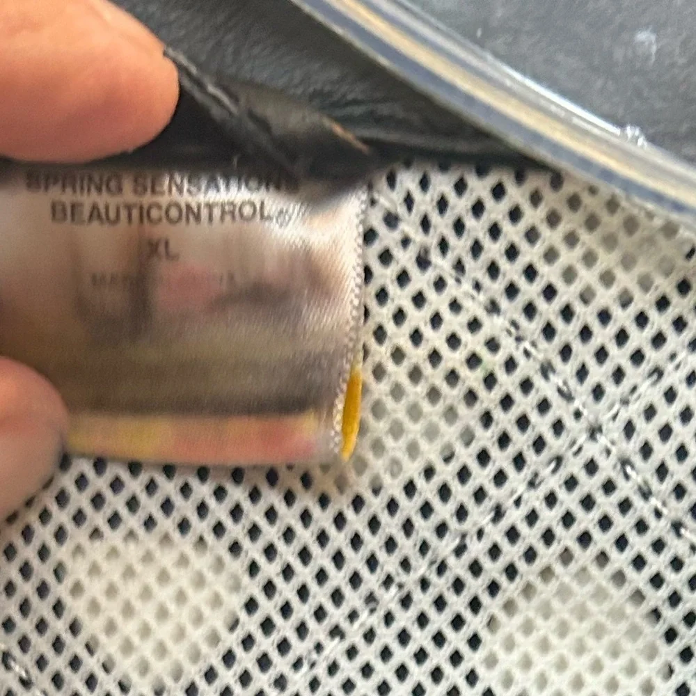 Black and White Leather Jacket with Sleek Design - Picture 10 of 10